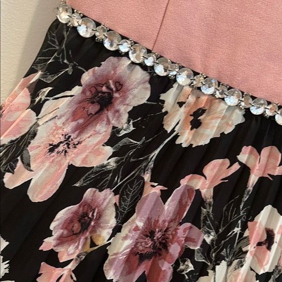 Pink and Black Pleated Off-Shoulder Midi Dress - Picture 2 of 9